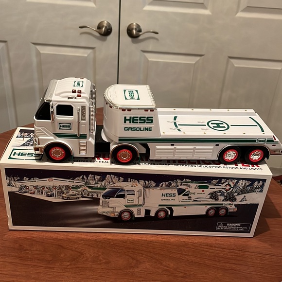 Hess 2006 Truck and Helicopter - Picture 7 of 8